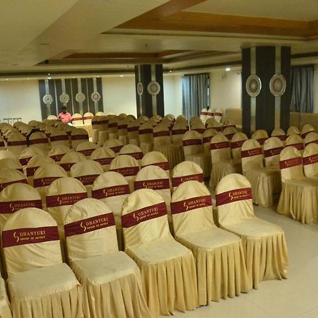 Hotel Sitara Grand Hajdarabad Zewnętrze zdjęcie