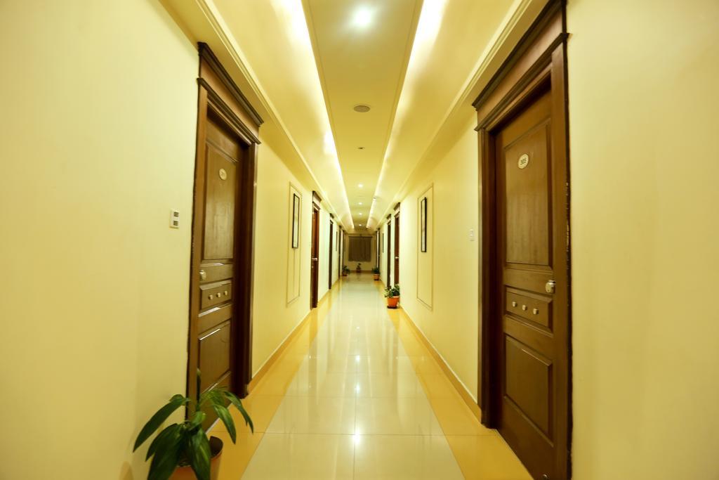 Hotel Sitara Grand Hajdarabad Zewnętrze zdjęcie