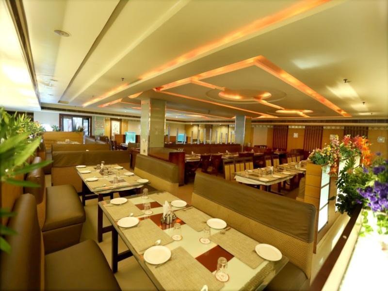 Hotel Sitara Grand Hajdarabad Zewnętrze zdjęcie